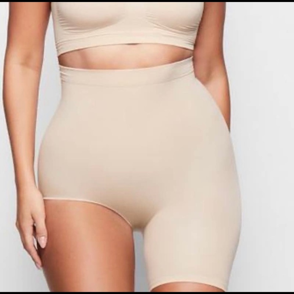 Skims Solution Short #2 L/XL